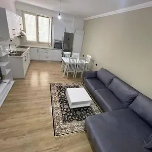 Avi - Daily Rent Appartamento Tirana